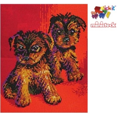 Stick-it Twee jonge honden, ca. 9.500 steentjes, verbindingsschijfjes, ophanghaakjes en heveltje.