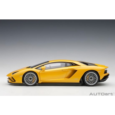 Lamborghini Aventador S - 1:18 - AUTOart