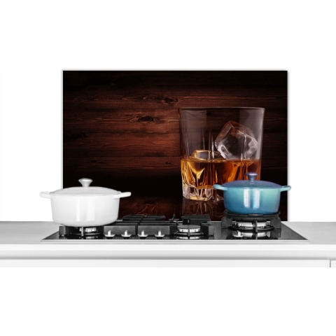 Spatscherm Keuken - Kookplaat Achterwand - Spatwand Fornuis - 90x60 cm - Whiskey - Alcohol - Glas - Aluminium - Wanddecoratie - Muurbeschermer - Hittebestendig