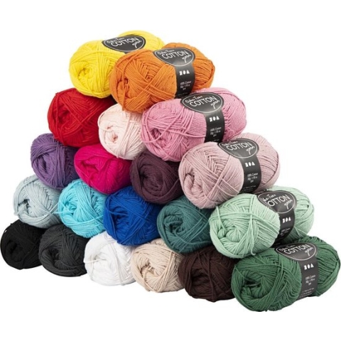 Katoengaren. afm 8/4. L: 170 m. Inhoud kan variëren . diverse kleuren. 20x50 gr/ 1 doos