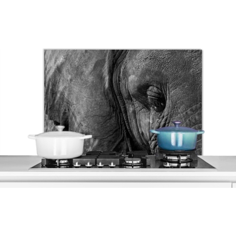 Spatscherm Keuken - Kookplaat Achterwand - Spatwand Fornuis - 90x60 cm - Zwart-wit close-up van een olifant - Aluminium - Wanddecoratie - Muurbeschermer - Hittebestendig