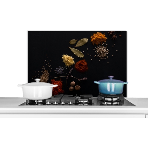 Spatscherm Keuken - Kookplaat Achterwand - Spatwand Fornuis - 90x60 cm - Kruiden - Zwart - Specerijen - Keuken - Koken - Aluminium - Wanddecoratie - Muurbeschermer - Hittebestendig