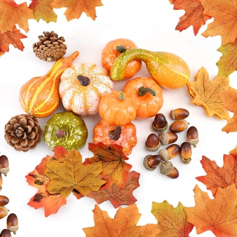 70 stks Thanksgiving Decoratie Set, Kunstmatige Esdoornbladeren, Oogst Pompoen, Kleine Eikels, Pine Kegels en Kalezen voor Herfst, Herfst en Halloween Home Party Decoratie