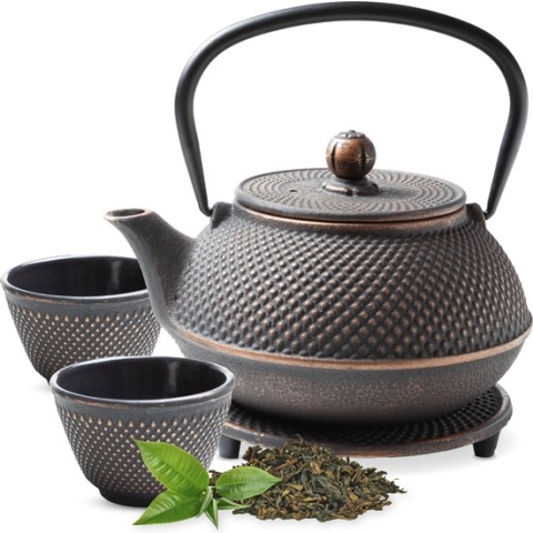 Tealøv THEE SET 800 ML GIETIJZER | COMPLETE SET IN GESCHENKDOOS | Gietijzeren Theepot met Roestvrijstalen Zeef, Gietijzeren Theekopjes en Onderzetter | In Authentiek Japanse Stijl | Arare Zwart-Koper