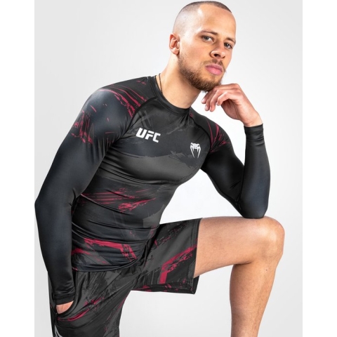UFC Venum Authentic Fight Week 2.0 Performance L/S Rash Guard Zwart Rood maat S