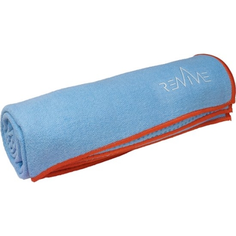 YOGA "GRIP" handdoek met silicone nopjes aan onderzijde, formaat 183 x 61 cm, kleur blauw, lichtgewicht, voor extra hygiene, super absorberend, snel droogbaar, wasbaar, perfect voor op reis, soft touch, gerecycled materiaal. Perfecte grip!