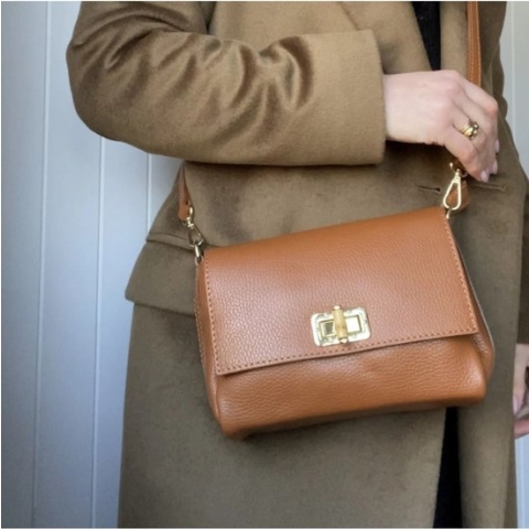 Cognac Leren Crossbodytas madie - Houten draaislot - Italiaans Leer- Schoudertassen - Cognac