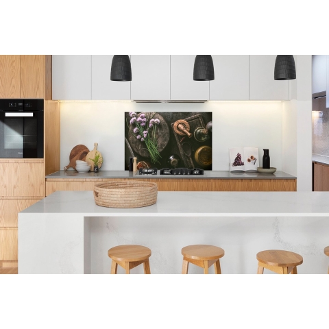 Spatscherm Keuken - Kookplaat Achterwand - Spatwand Fornuis - 120x80 cm - Bieslook - Keuken - Vijzel - Rustiek - Kruiden - Paars - Aluminium - Wanddecoratie - Muurbeschermer - Hittebestendig