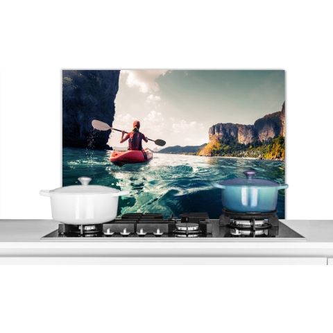 Spatscherm Keuken - Kookplaat Achterwand - Spatwand Fornuis - 90x60 cm - Kajak - Zee - Strand - Aluminium - Wanddecoratie - Muurbeschermer - Hittebestendig