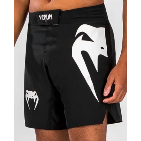 Venum Fightshorts Light 5.0 Zwart Wit M - Jeansmaat 33