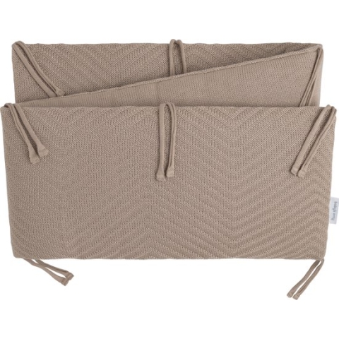 Baby's Only Gebreide bedbumper Grace - Bedomrander - Bedomranding baby met visgraatpatroon - Boxbumper - Parkomrander uit katoen en acryl - Beige - 180x30 cm