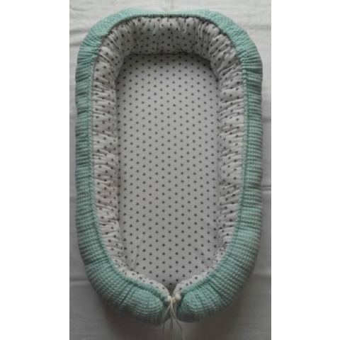 Babynestje (mint groen/sterretjes)