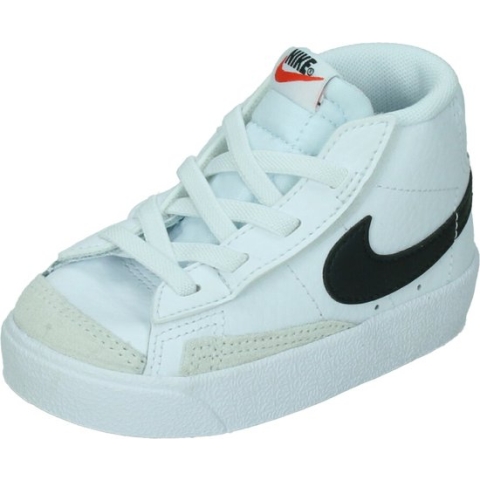 Nike blazer mid '77 peuter in de kleur wit.