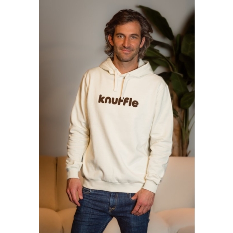 Knuffle Classic Hoodie | Stijlvol, comfortabel en duurzaam | 100% organisch katoen | In 4 kleuren, vanaf maat 122 kids t/m XL volwassenen | Lisa: Mijn favoriete hoodie! | Tom: Mooie kwaliteit, casual en stijlvol | Dit is maat 122-128, kleur crème wit