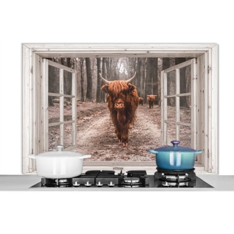 Spatscherm Keuken - Kookplaat Achterwand - Spatwand Fornuis - 120x80 cm - Doorkijk - Schotse Hooglander - Raam - Aluminium - Wanddecoratie - Muurbeschermer - Hittebestendig