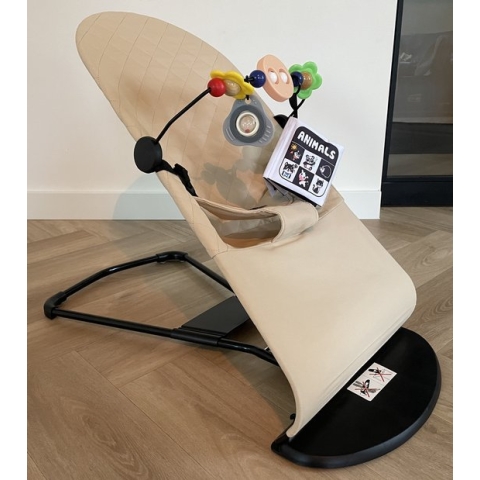 JAXX- wipstoel-beige-met-speelboog-babystoel-baby swing-schommelstoel baby-baby bouncer- wipstoel baby-baby swing-wipstoeltjes-schommelstoel-bouncer