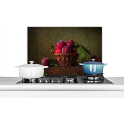 Spatscherm Keuken - Kookplaat Achterwand - Spatwand Fornuis - 60x40 cm - Mand - Pruim - Roze - Rustiek - Fruit - Stilleven - Aluminium - Wanddecoratie - Muurbeschermer - Hittebestendig