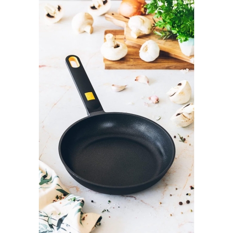 braadpan, 28 cm, gesmeed aluminium, antiaanbaklaag, geschikt voor alle warmtebronnen, inclusief inductie