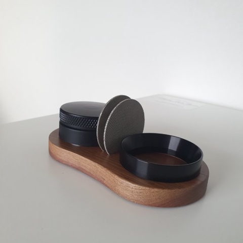 Tamping Station Set 58 mm - Walnoot Hout - 4 In 1 - 2x Puck Screen 58 mm - Koffie Distributeur 58 mm - RVS Koffie Doseerring 58 mm