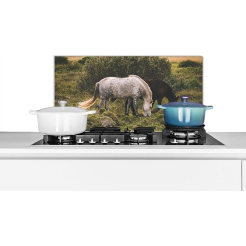 Spatscherm Keuken - Kookplaat Achterwand - Spatwand Fornuis - 70x30 cm - Paarden - Gras - IJslander - Aluminium - Wanddecoratie - Muurbeschermer - Hittebestendig