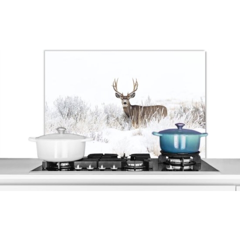 Spatscherm Keuken - Kookplaat Achterwand - Spatwand Fornuis - 90x60 cm - Hert - Winter - Sneeuw - Dieren - Seizoenen - Wit - Aluminium - Wanddecoratie - Muurbeschermer - Hittebestendig