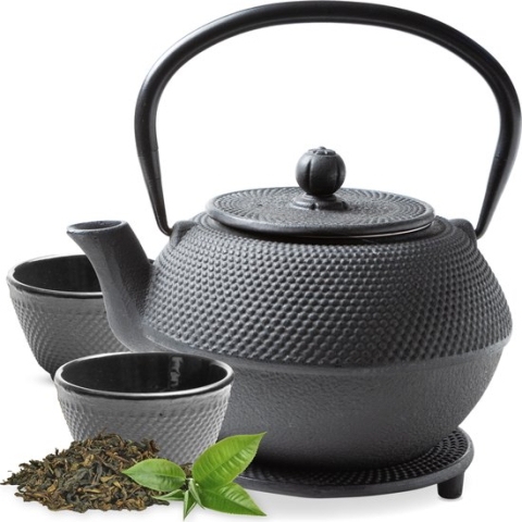Tealøv THEE SET 1,1 LITER GIETIJZER | COMPLETE SET IN GESCHENKDOOS | Gietijzeren Theepot met Roestvrijstalen Zeef, Gietijzeren Theekopjes en Onderzetter | In Authentiek Japanse Stijl | Arare Zwart