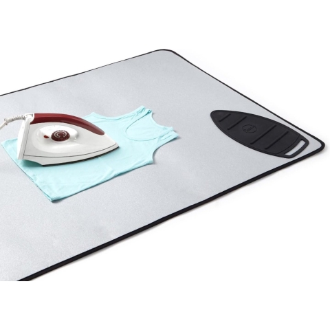 Strijkmat/strijkkussen - metallic zilver (groot 120 x 70 cm) met 5 mm schuimvulling en siliconen strijkijzerkussen voor stoomstrijken op tafel of bed - warmtereflecterend