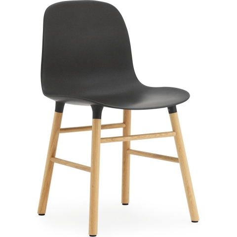 Normann Copenhagen Form Chair Stoel Met Eiken Onderstel Zwart
