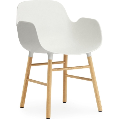 Normann Copenhagen Form Armchair Stoel Met Eiken Onderstel Wit