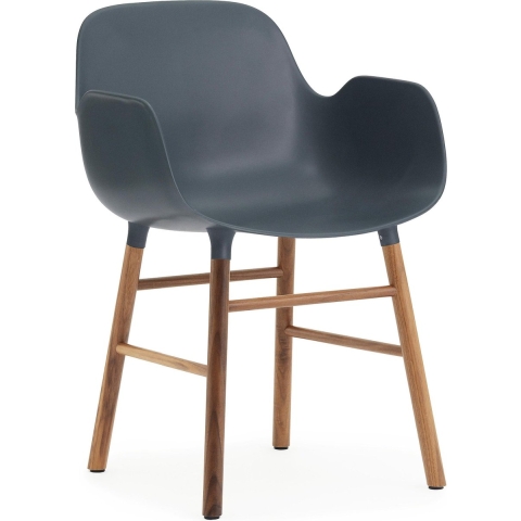 Normann Copenhagen Form Armchair Stoel Met Walnoten Onderstel Blauw