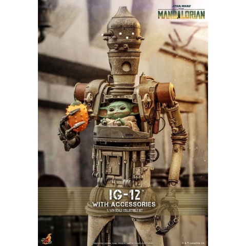 Hot Toys Star Wars IG-12 with accessories