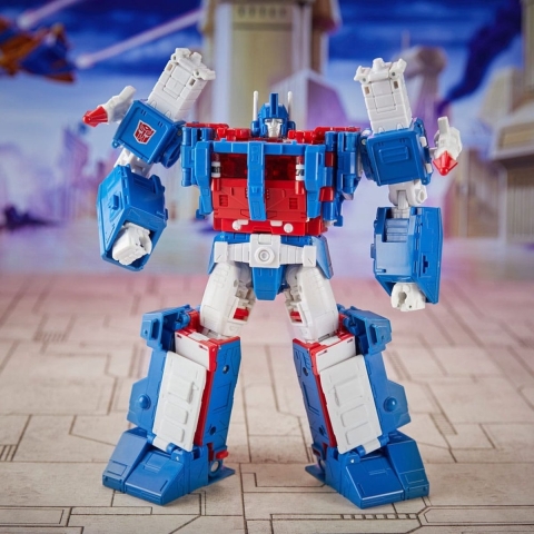 Hasbro Transformers Commander Class Ultra Magnus