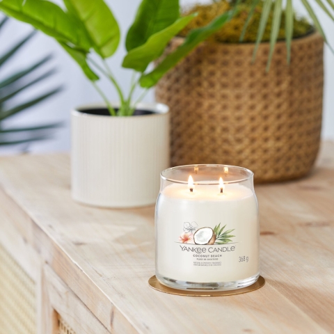Yankee Candle Geurkaars Medium Jar Coconut Beach Signature 368 gr