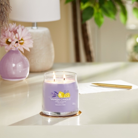 Yankee Candle Geurkaars Medium Jar Lemon Lavender Signature 368 gr