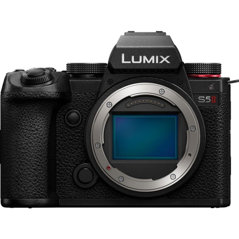 Panasonic LUMIX S5 II + 24-105mm f/4.0 Macro OIS L-Mount