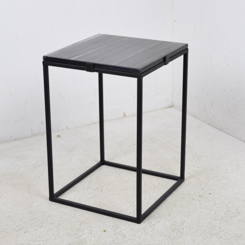 LOFT42 Marble Bijzettafel Vierkant Zwart - Metaal - Marmer - 32x32x46