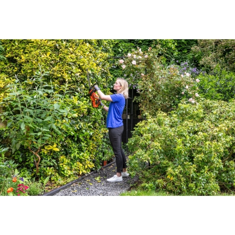 BLACK+DECKER GTC1845B 18V 45cm Heggenschaar | Zonder accu - GTC1845B-XJ