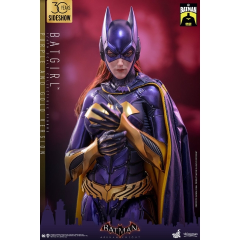 Hot Toys Batgirl (Purple and Gold Version)