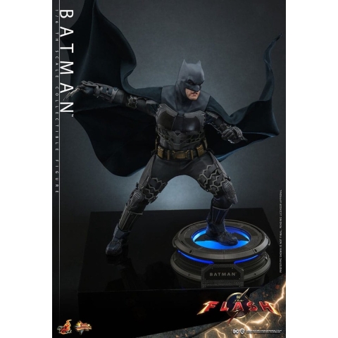 Hot Toys The Flash Movie Masterpiece Batman