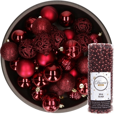 37x stuks kunststof kerstballen 6 cm inclusief kralenslinger donkerrood -