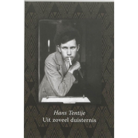 Uit zoveel duisternis (Paperback)