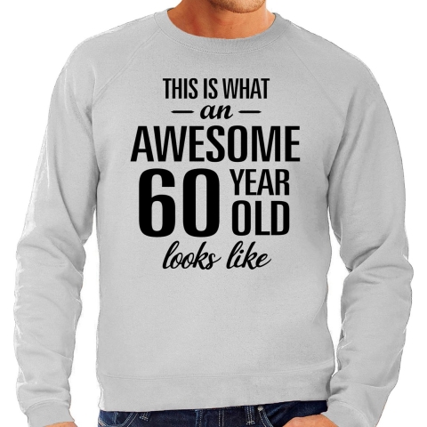 Awesome 60 year / 60 jaar cadeau sweater / trui grijs heren XL -