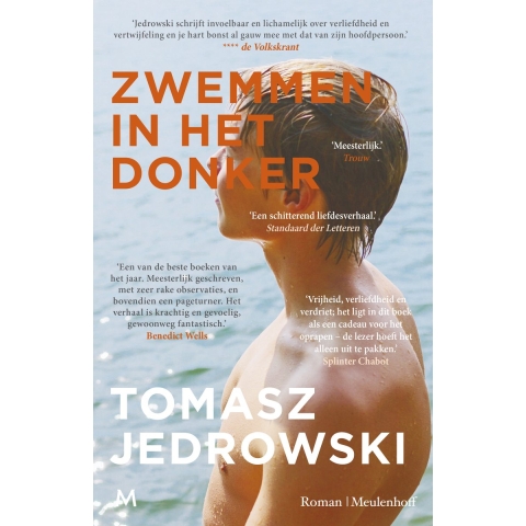 Zwemmen in het donker (Paperback)