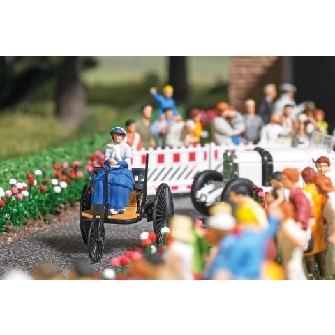 Busch 40007 H0 Auto Mercedes Benz Benz-Patent-Motorwagen bouwjaar 1886 met Bertha Benz