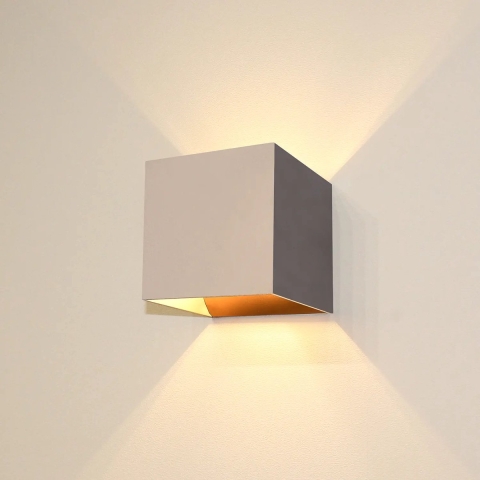 Artdelight Gymm - Wandverlichting - 10 X 10 X 10 Cm - Champagne