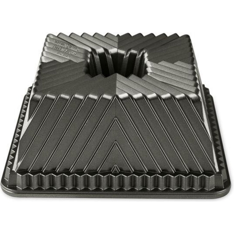 Nordic Ware Tulband / Bakvorm - Bundt Squared Pan 22 x 22 cm / 2.4 liter