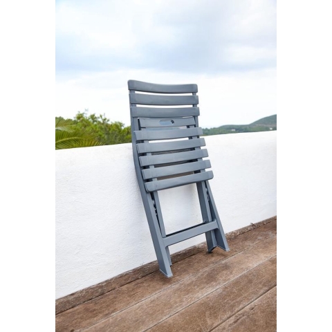 Klapstoel voor buiten/binnen - donkergrijs - 41 x 79 cm - stevig kunststof - Bijzet stoelen -