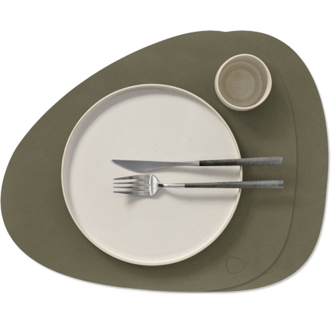 LIND DNA Placemats Nupo - Leer - Army Green - Curved - 44 x 37 cm - 2 Stuks