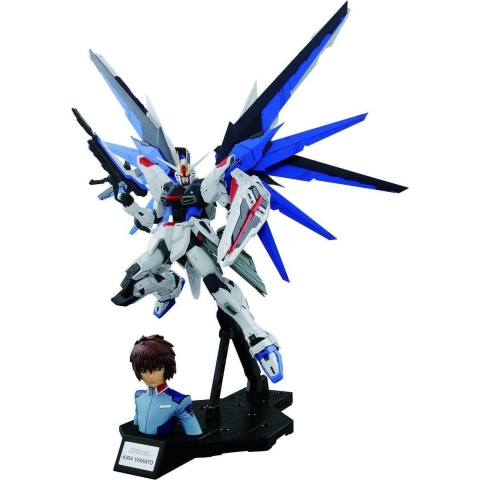Gundam Seed: Master Grade - Freedom Gundam Version 2.0 - 1:100 Model Kit Modelbouw