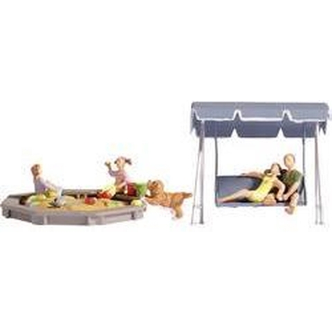 NOCH H0 Ouders en kinderen Geverfd, Staand